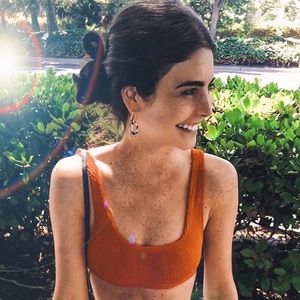 Meet your Posher, Caitlin